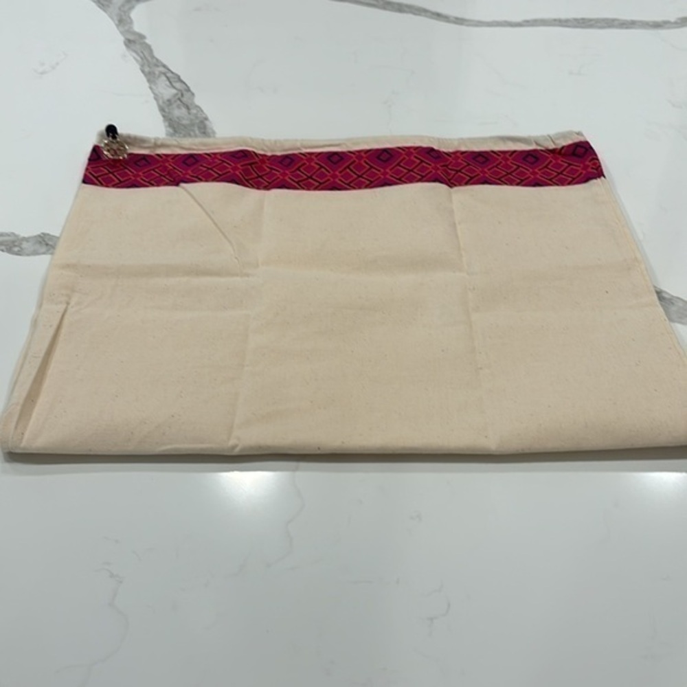 NWOT Tory Burch boot dust bag never used. Approximate size 27.5x16.5 - Picture 3 of 4